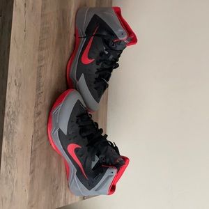 men’s basketball shoes